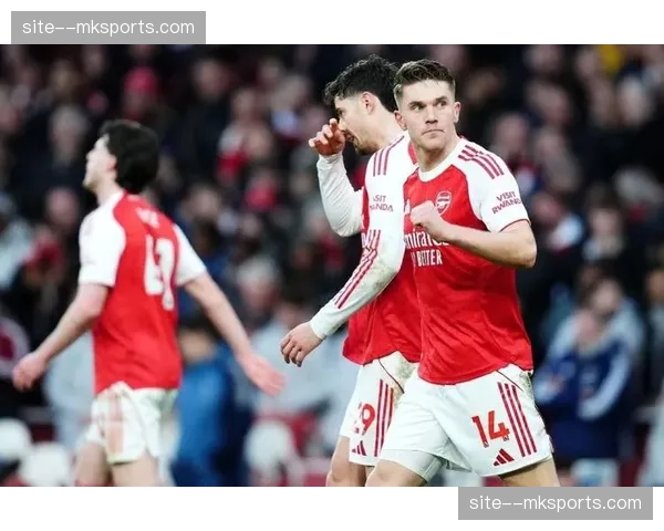 争冠争四保级三大悬念 英超最后七轮将上演多场关键战